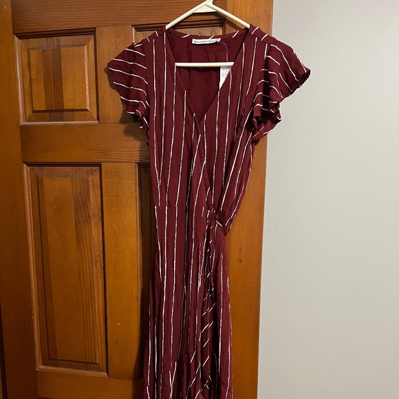 Hi low nwt Abercrombie wrap dress - Picture 1 of 6